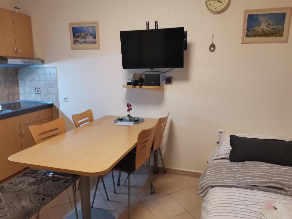 Apartma Gaber 80 즈코르녜즈레쎄 외부 사진